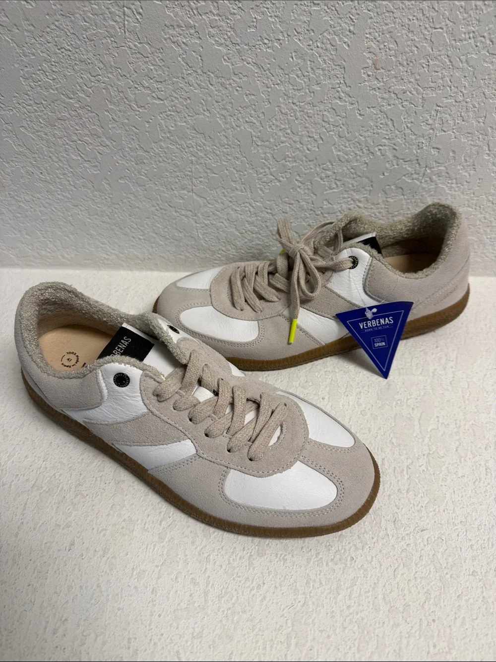 NWT Womans Casual Suede & Leather Sneaker - Beige/White 41/ 9.5/10